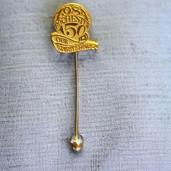 Vintage Jewelry - Vintage 1984 Rochester 150 Our Spirit Show Pin Gold Plated B.B.C.O. 24KG.P